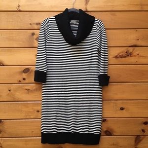 🎉CLEAROUT SALE🎉 Sandra Darren mini sweater dress